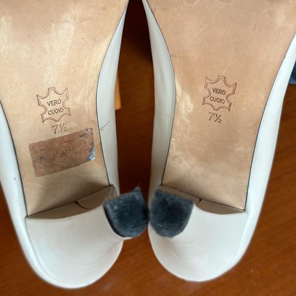 3 for $30💖 Dolce Vita Size 7.5 Leather Cream Pumps Shoes Heels Gold Buckle Bow - Picture 8 of 10